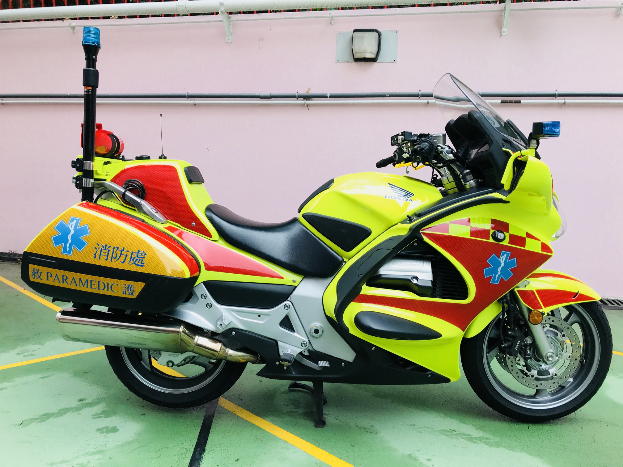 DEC 2020 TINY Honda ST1300P HKFSD EMAMC HK Hong Kong Fire Paramedic Motorcycle 